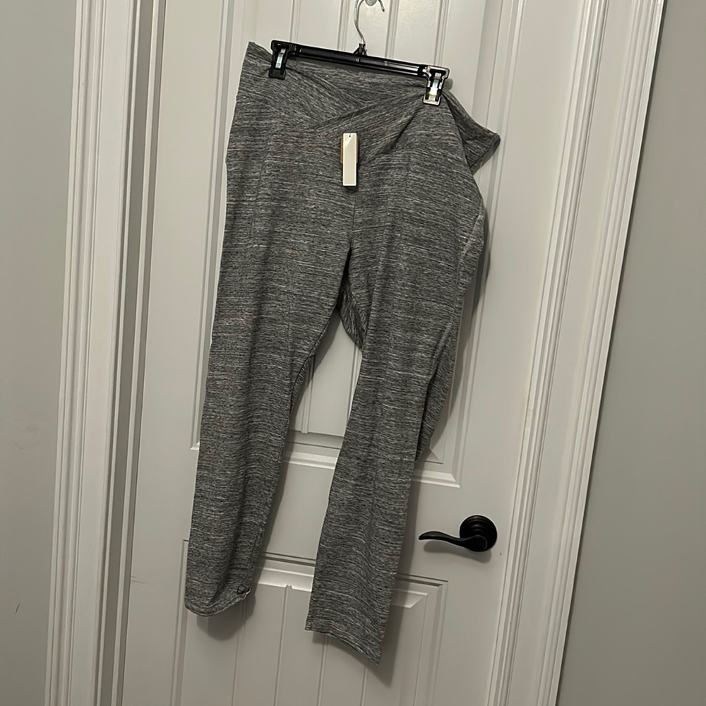 front crossing gray Victoria Secret Pink leggings